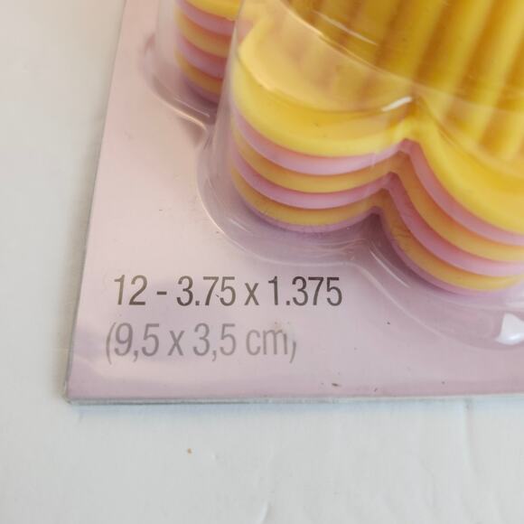 Wilton Silicone Muffin Baking Cup Lot Of 30 Hearts Flowers Squares Multi-Color - Picture 12 of 12